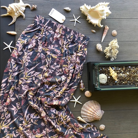 Roxy Dresses & Skirts - 🌴🌼ROXY SKIRT🌼🌴